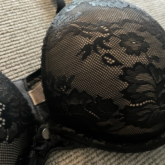 Victoria’s Secret  Bra - Picture 2 of 4